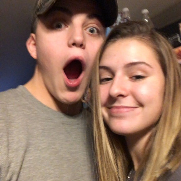 Meet your Posher, Kendall - Picture 1 of 1